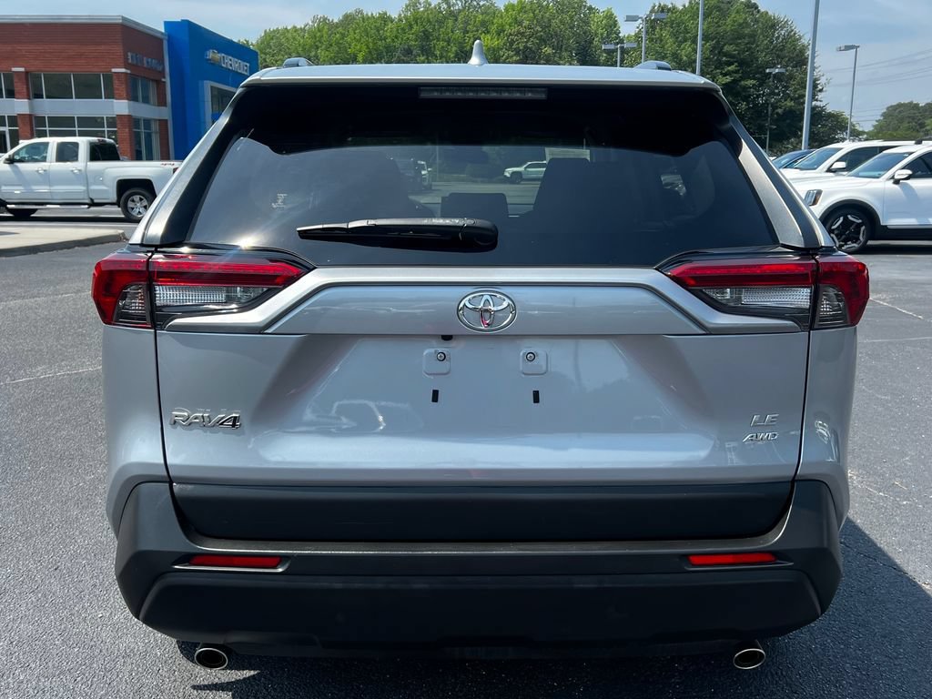 Used 2021 Toyota RAV4 LE AWD/4WD image 13