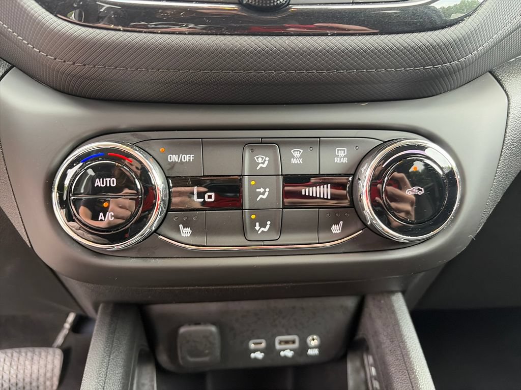Used 2023 Chevrolet TrailBlazer LT w/ Convenience Package FWD image 32