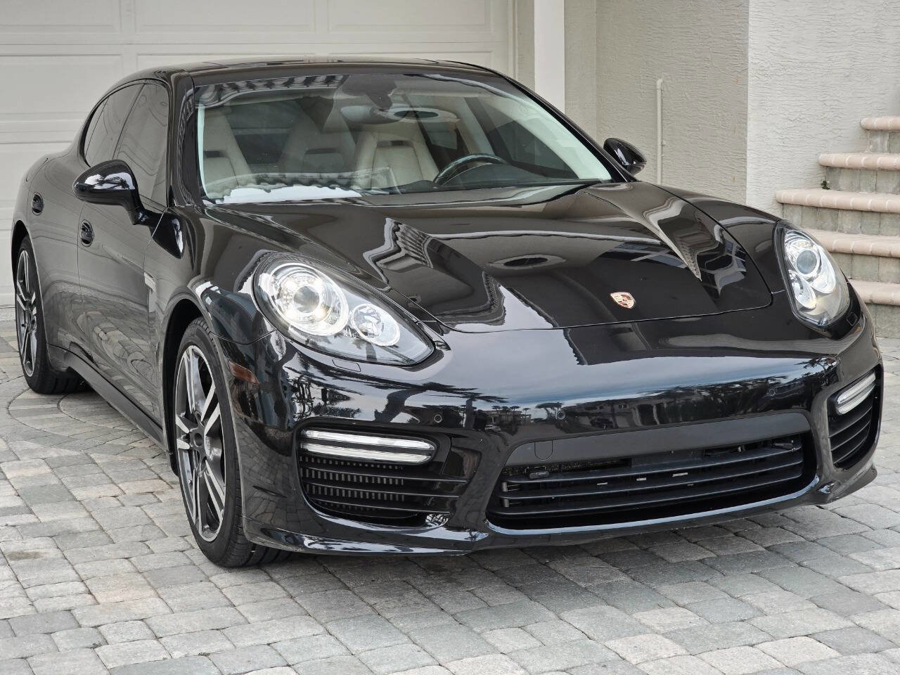 Used 2014 Porsche Panamera Turbo S w/ Exterior Package in Black image 26