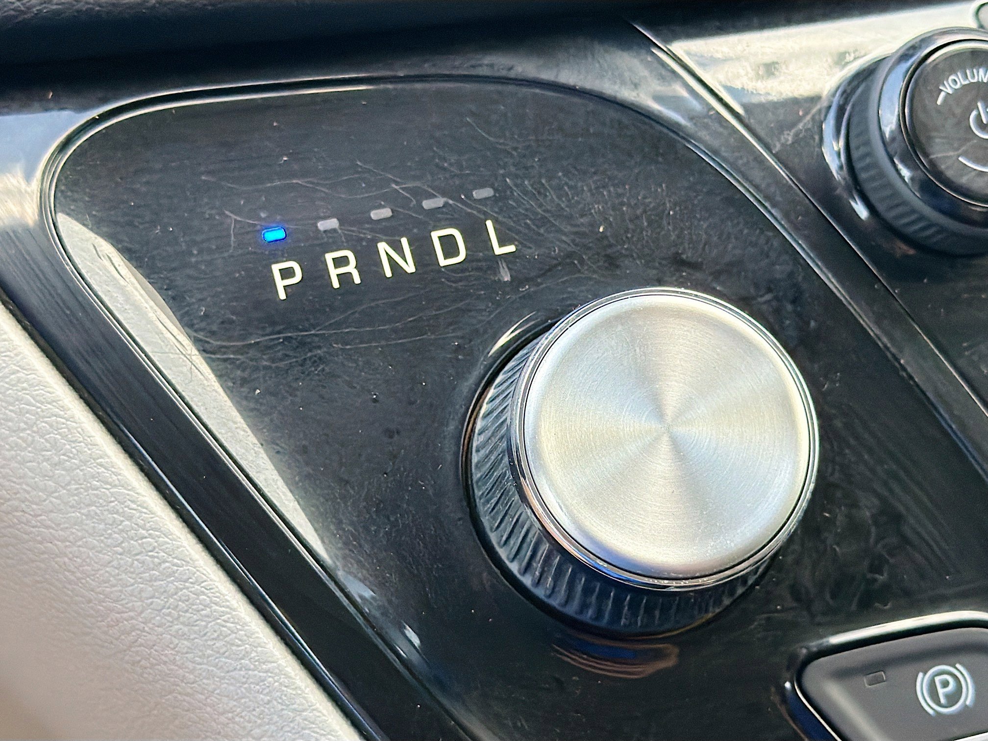 Used 2023 Chrysler Pacifica Touring-L image 32