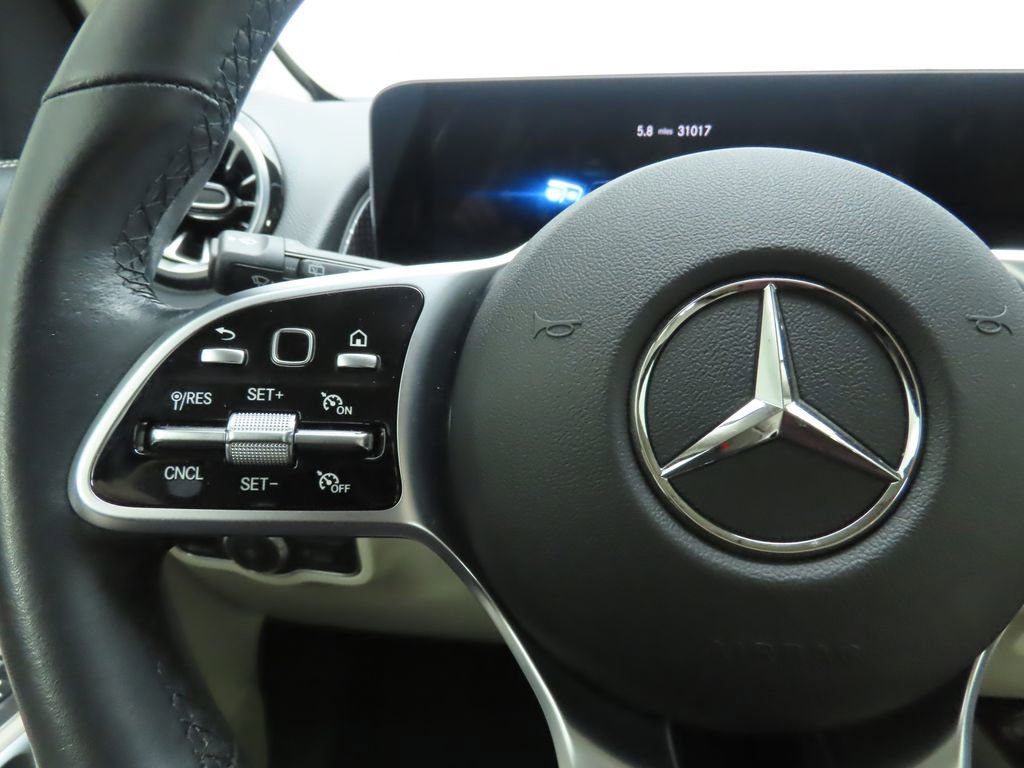 Used 2022 Mercedes-Benz GLB 250 image 11