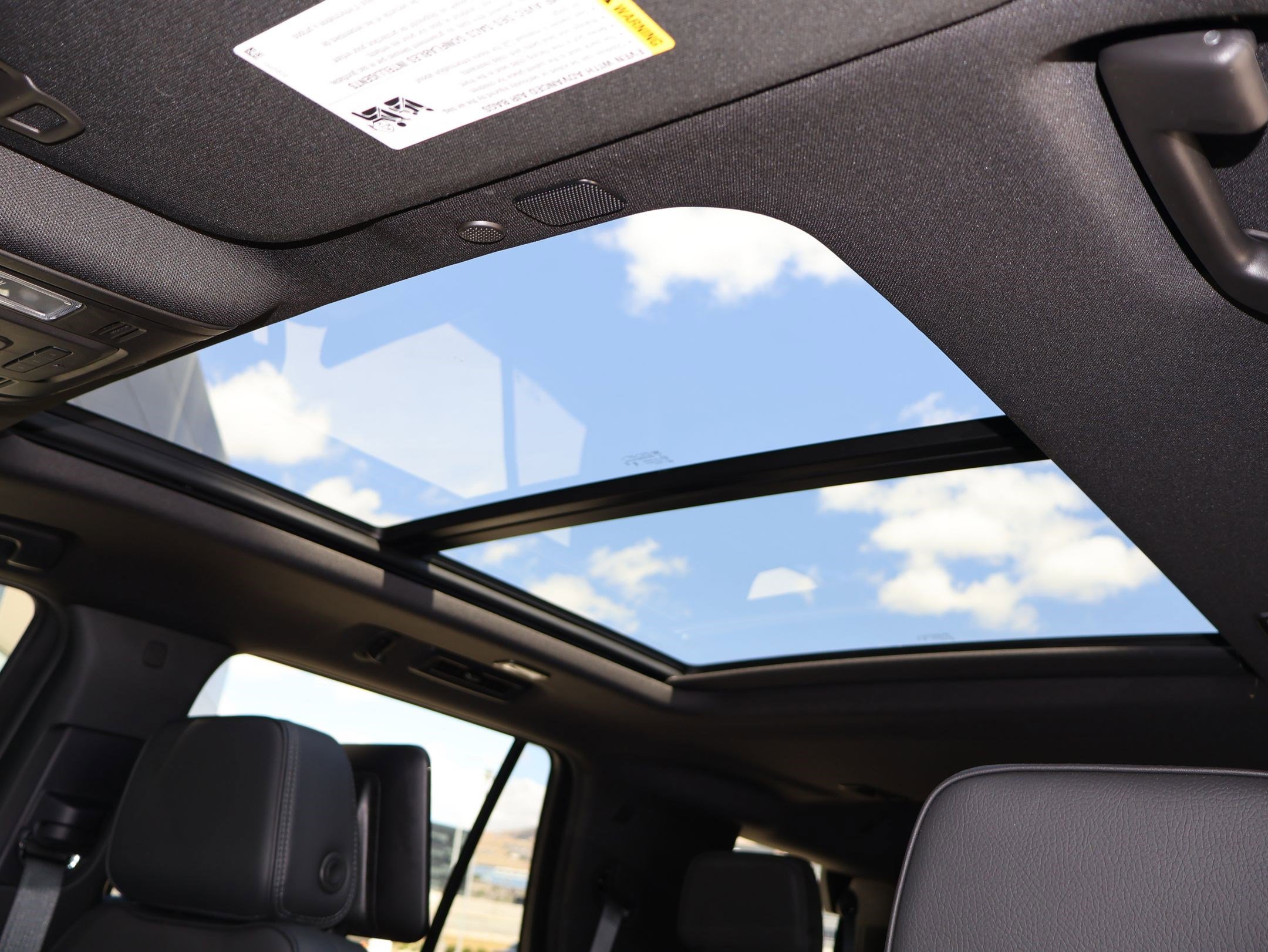 Used 2024 GMC Yukon Denali w/ Advanced Technology Package AWD/4WD image 21