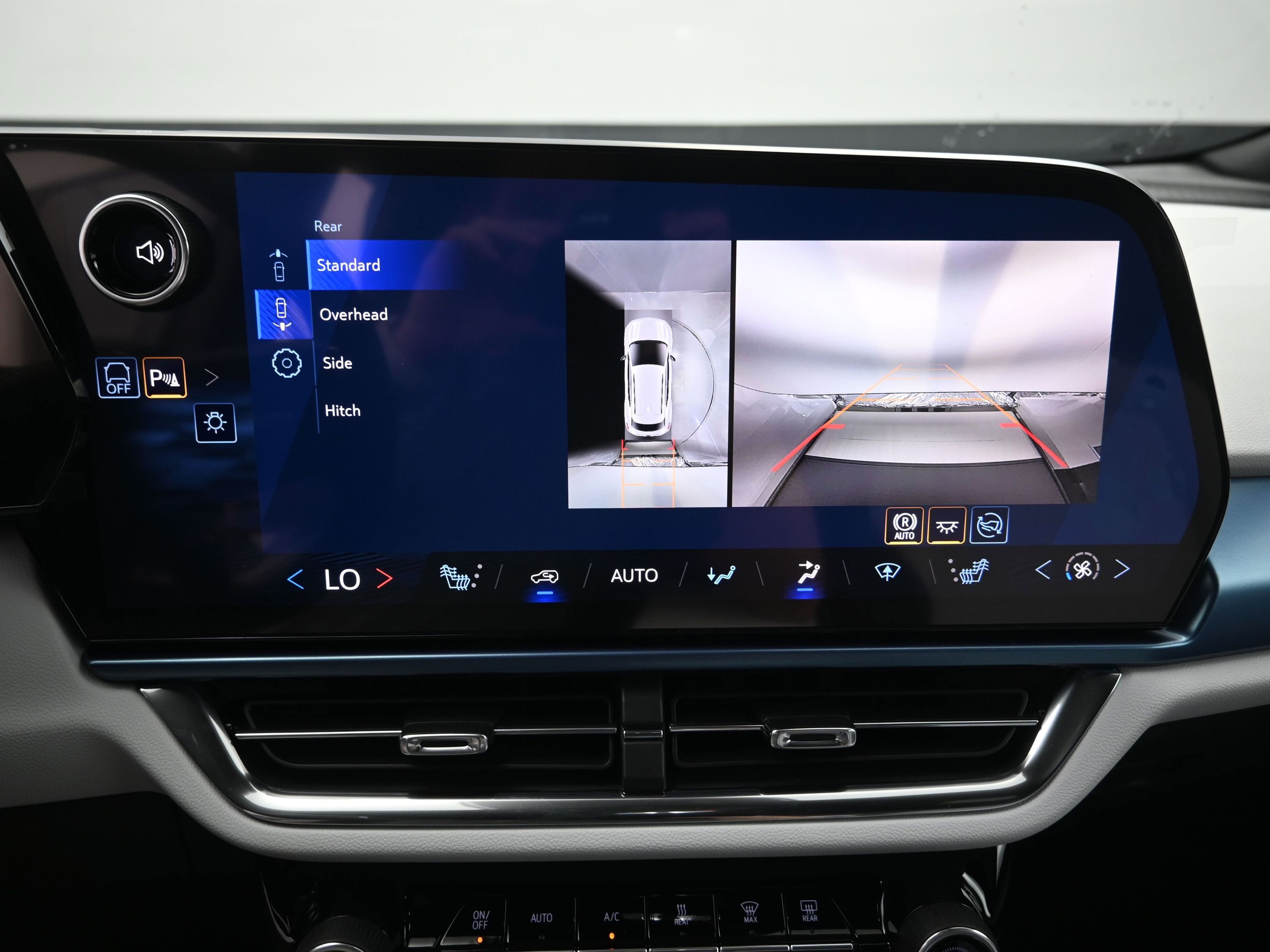 New 2026 Chevrolet Equinox EV LT image 18