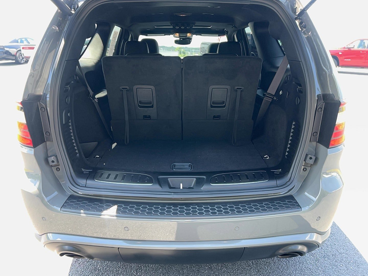 Used 2022 Dodge Durango SRT w/ Technology Group AWD/4WD image 31