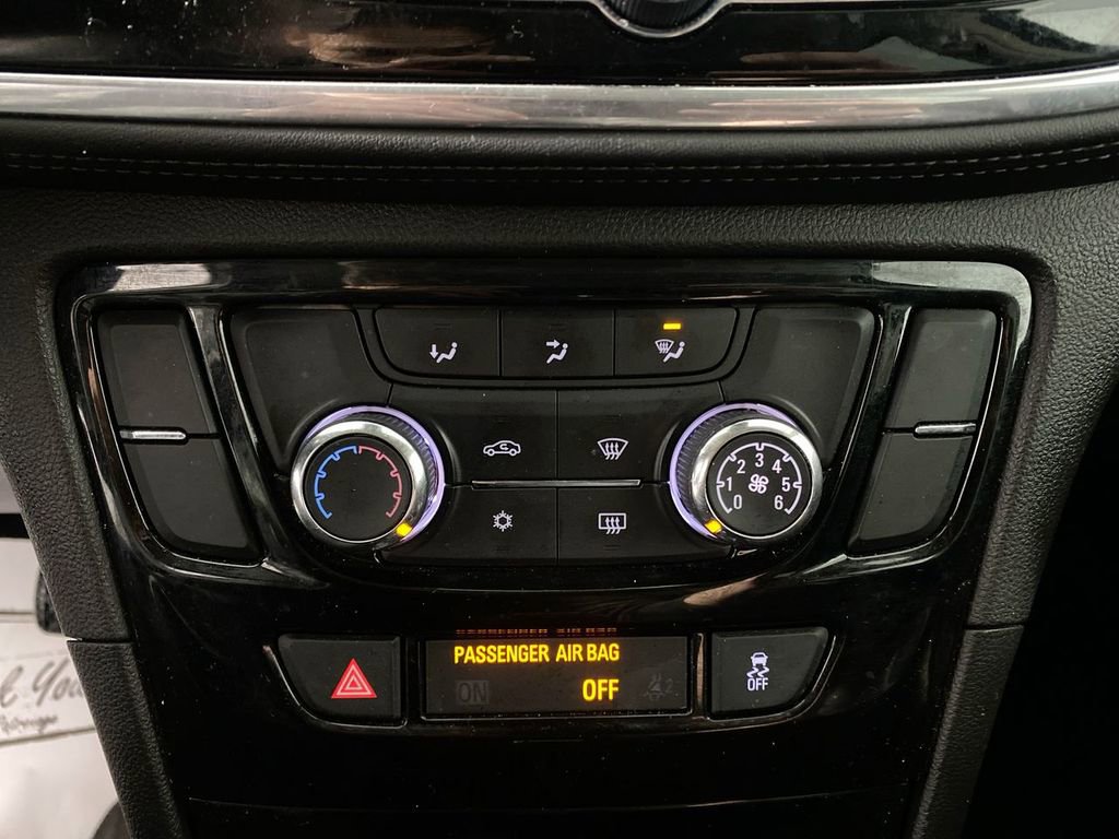 Used 2020 Buick Encore Preferred FWD image 18