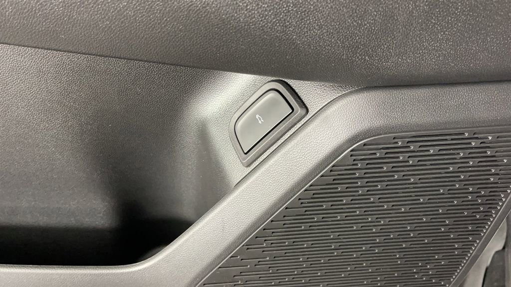 New 2025 Chevrolet Equinox ACTIV image 30