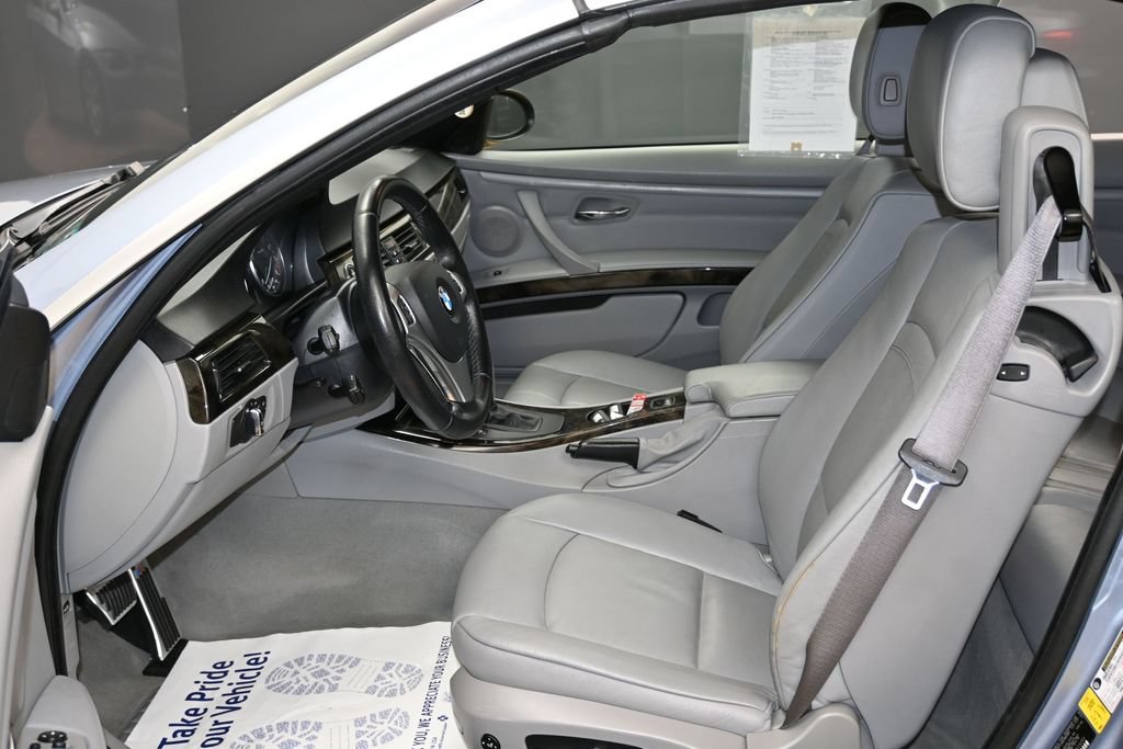 Used 2009 BMW 335i Convertible RWD image 18