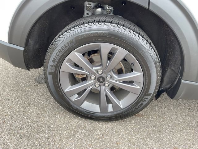 Used 2024 Ford Explorer XLT w/ Equipment Group 202A AWD/4WD image 42