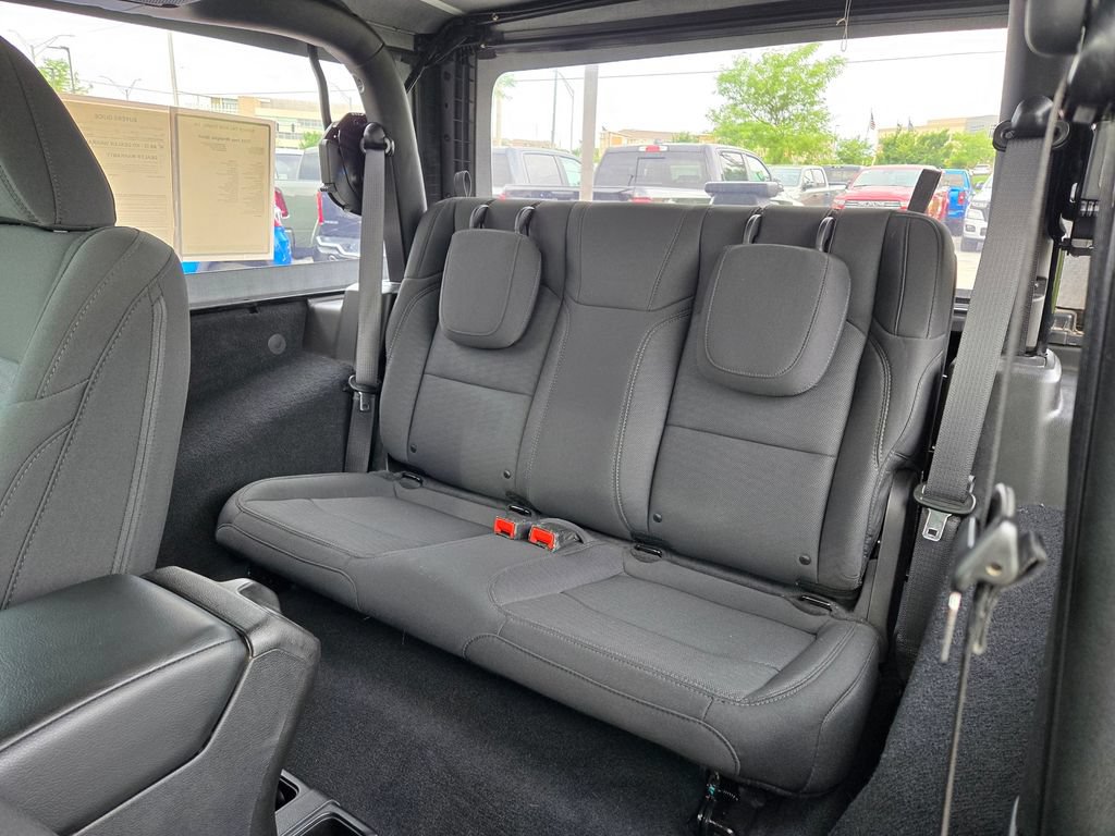 Used 2019 Jeep Wrangler Sport AWD/4WD image 25