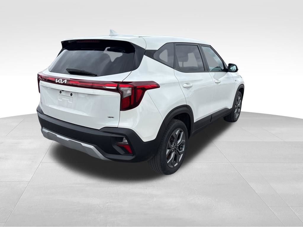 Certified 2024 Kia Seltos LX image 9