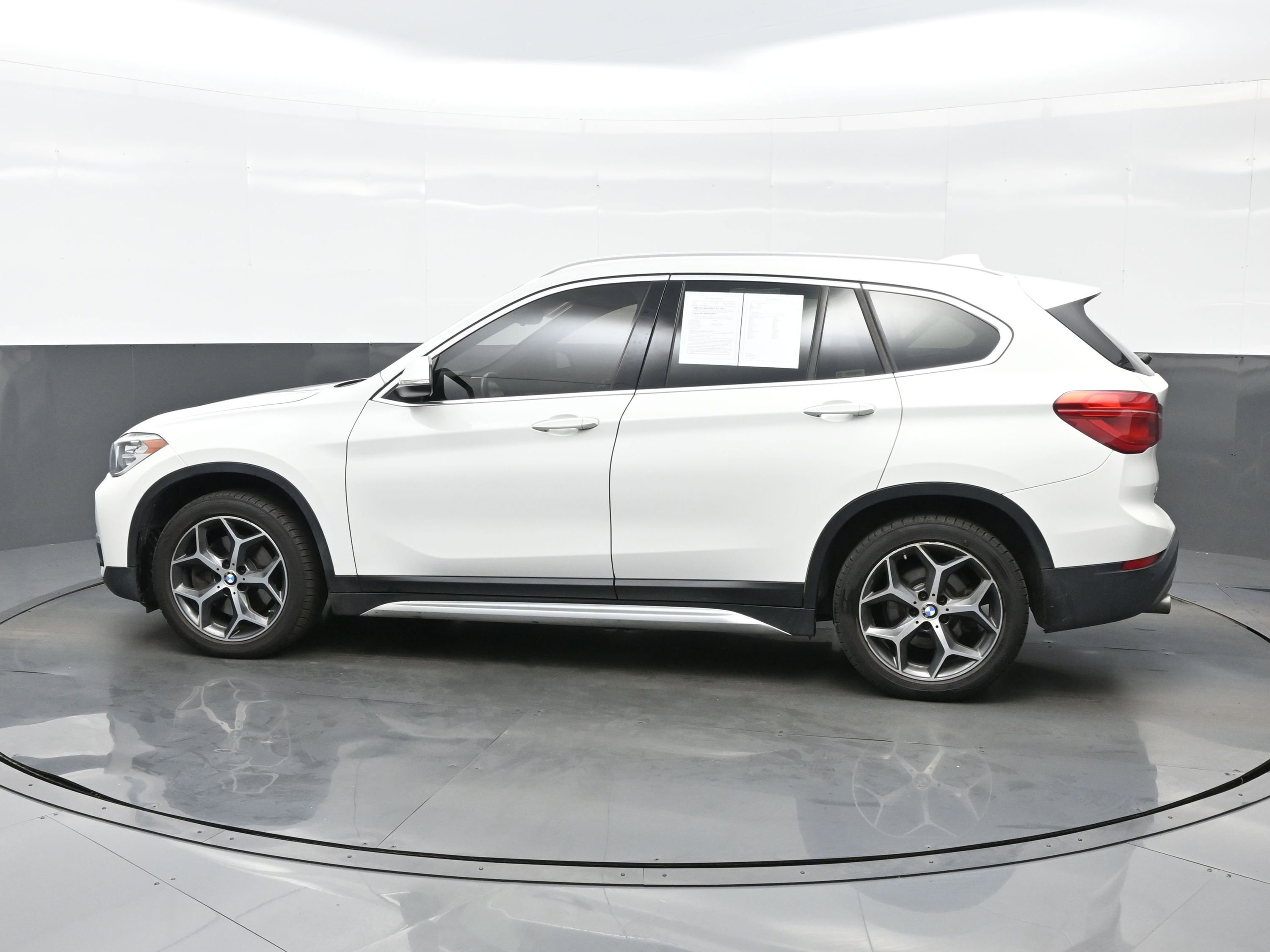 Used 2019 BMW X1 xDrive28i image 3