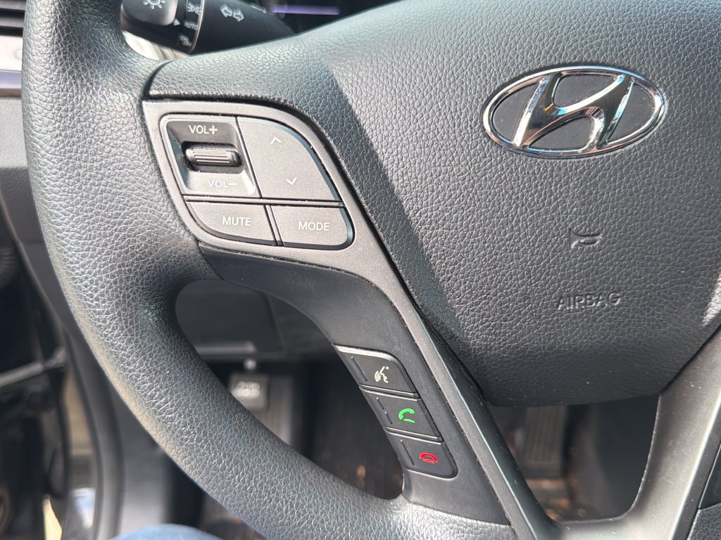 Used 2018 Hyundai Santa Fe SE w/ Cargo Package FWD image 29