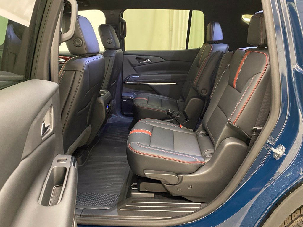 New 2027 Chevrolet Traverse RS w/ LPO, Floor Liner Package AWD/4WD image 16