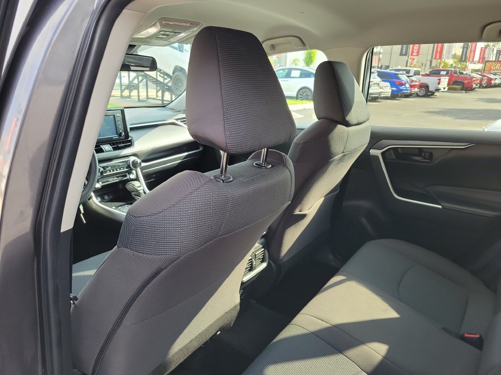 Used 2022 Toyota RAV4 LE AWD/4WD image 15