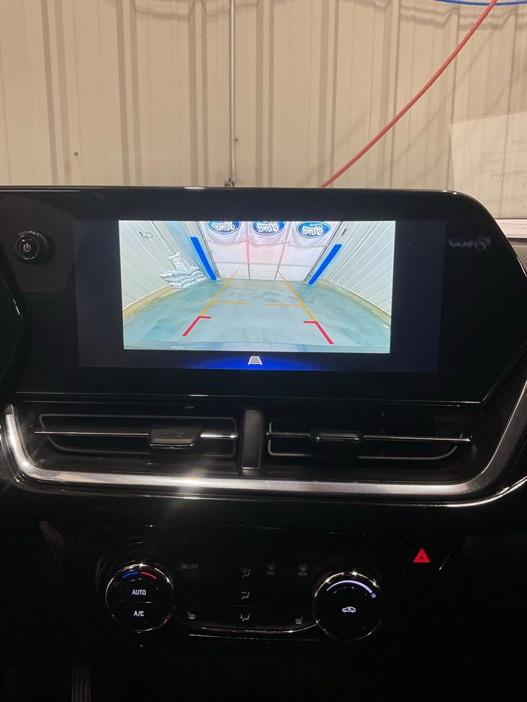 Used 2025 Chevrolet Trax RS w/ Driver Confidence Package image 17