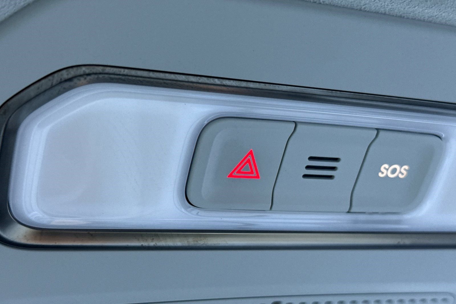 Used 2025 Rivian R1T Adventure image 36