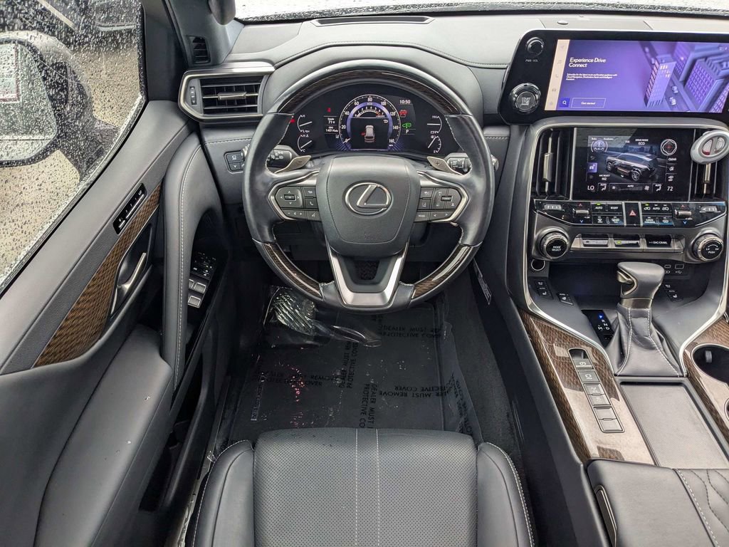 Used 2023 Lexus LX 600 4WD w/ Ultra Luxury Package image 16