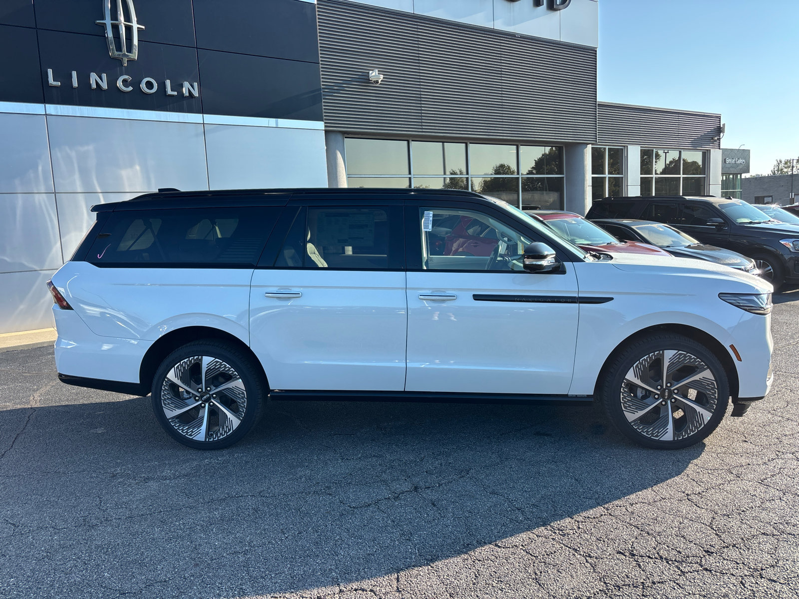 New 2027 Lincoln Navigator L Black Label w/ Black Label Special Edition AWD/4WD image 8