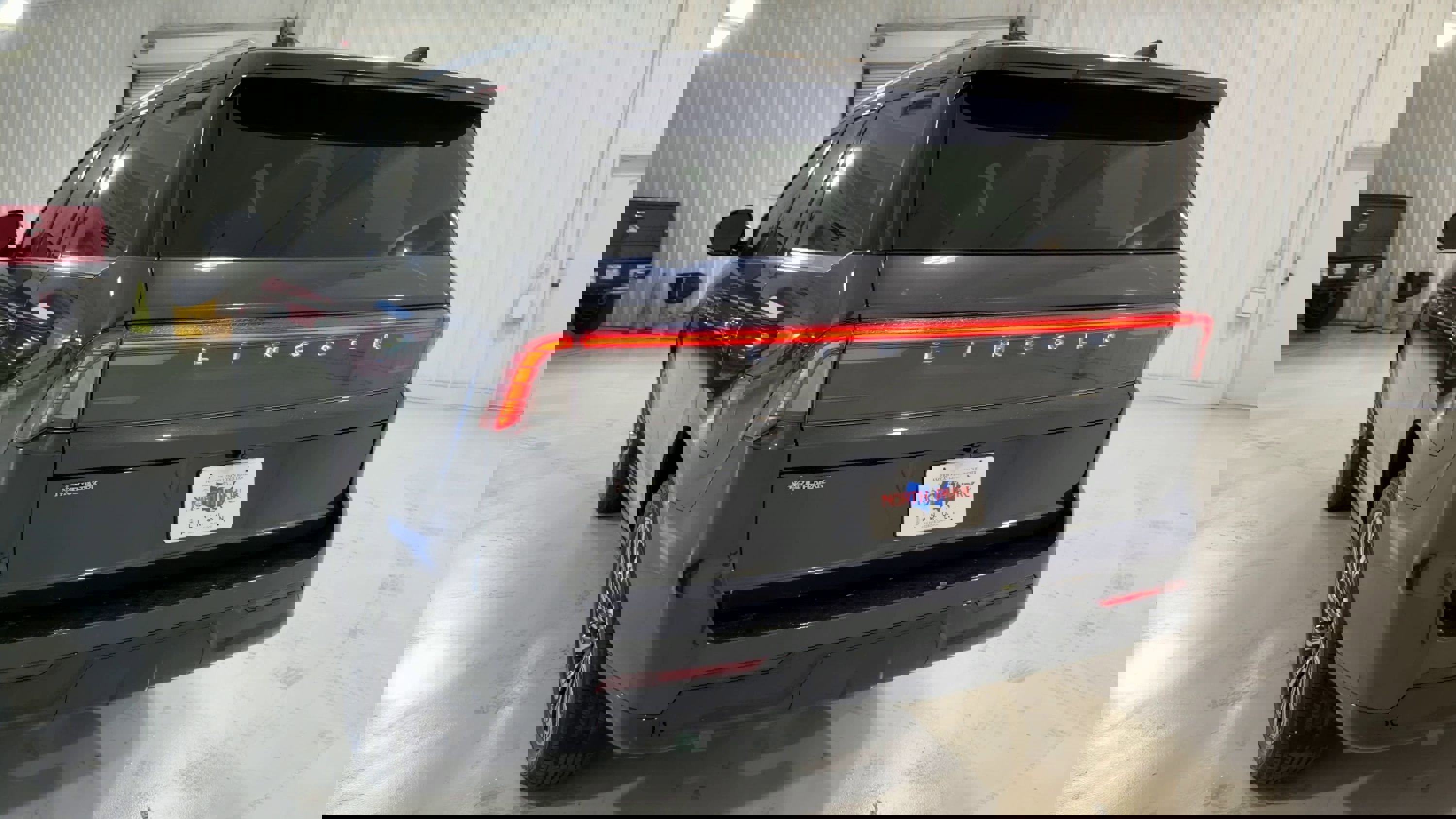 Used 2025 Lincoln Navigator Black Label image 8