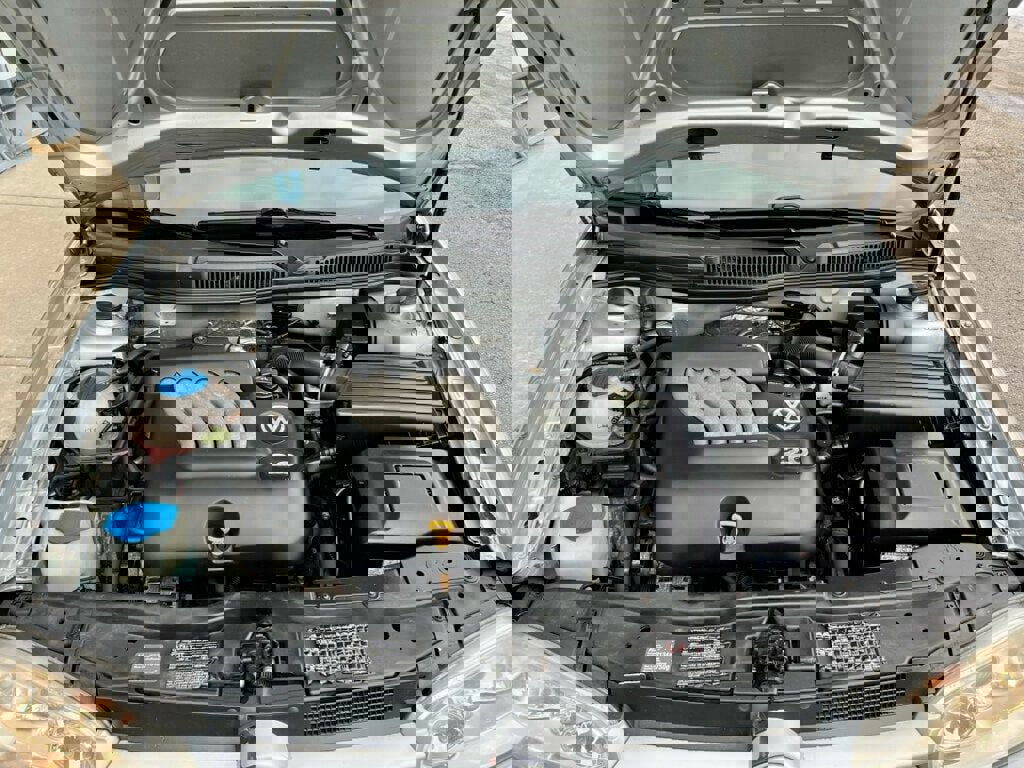 Used 2005 Volkswagen Golf GL image 8