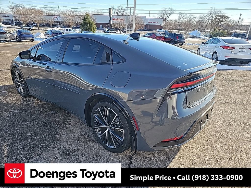 Used 2023 Toyota Prius XLE image 5