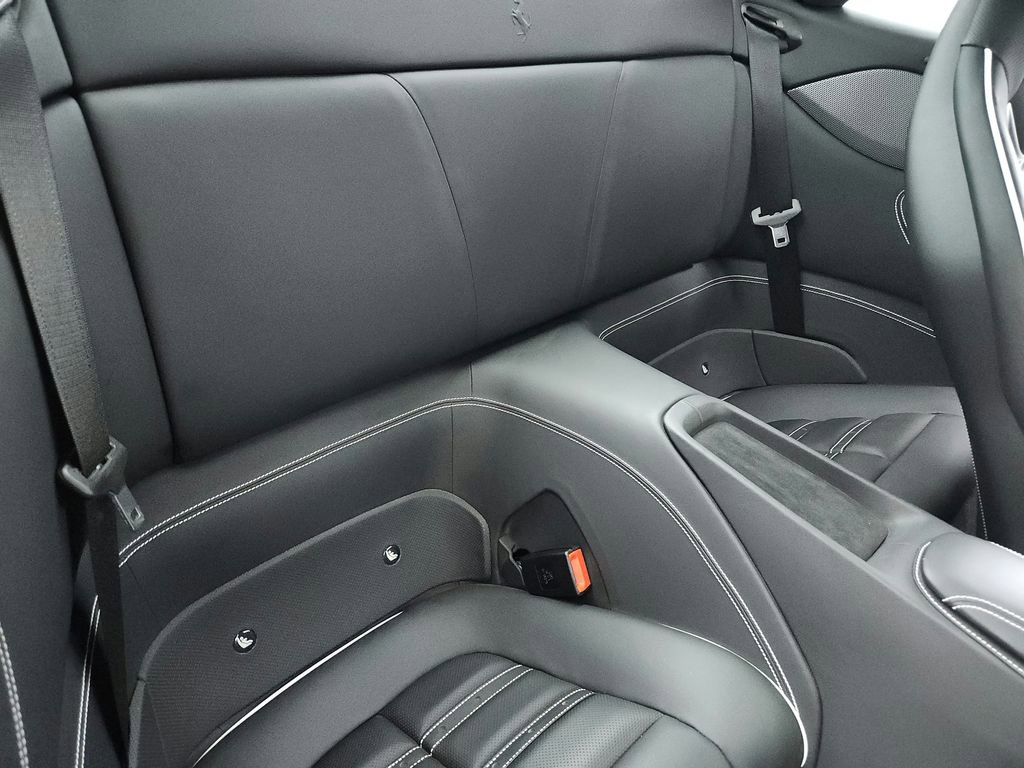 Used 2020 Ferrari Portofino Base image 34