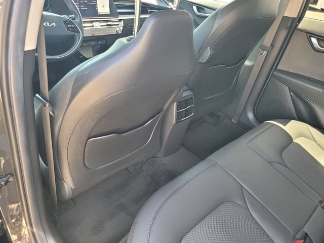 Used 2023 Kia Niro EX FWD image 12