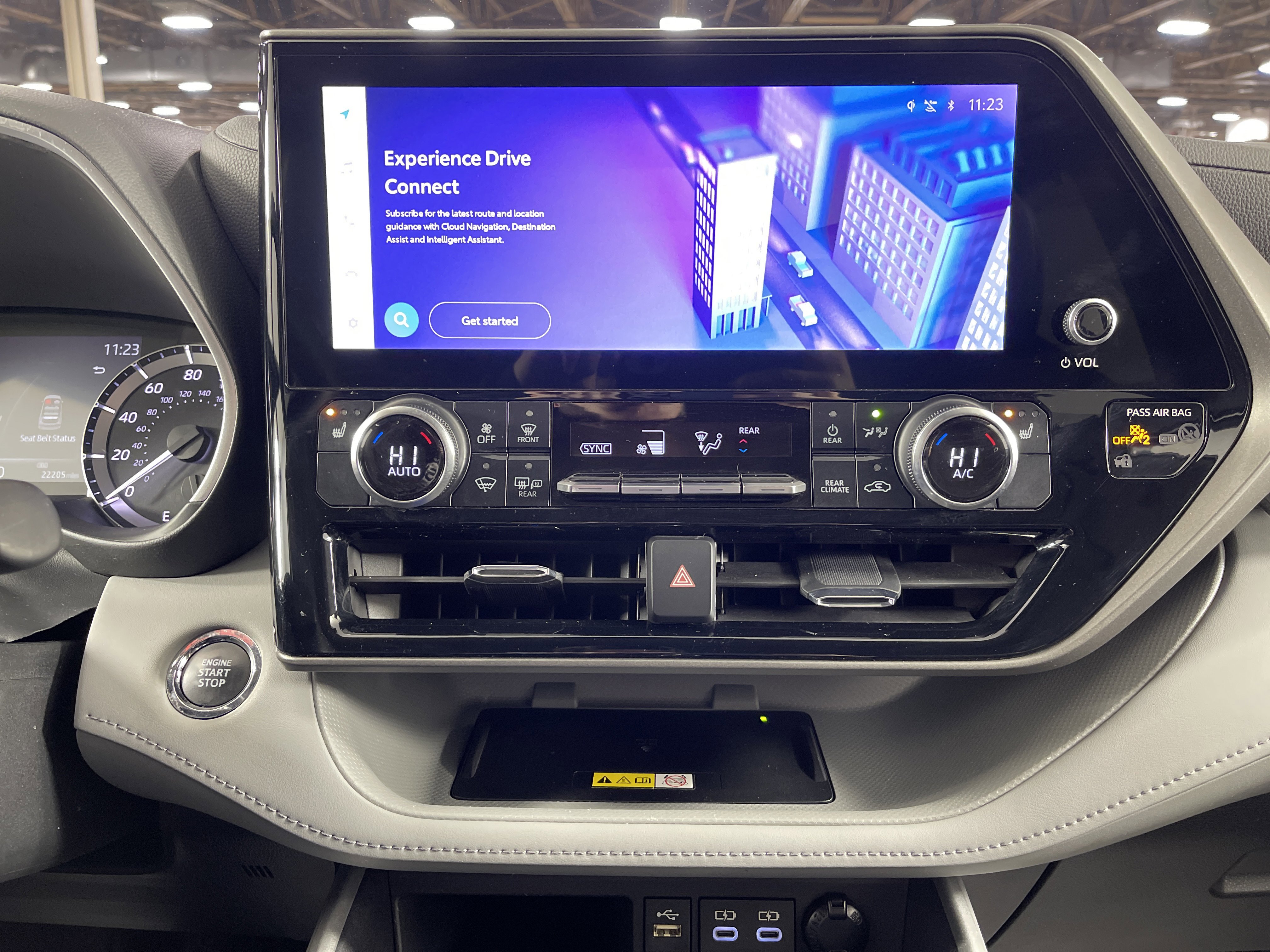 Used 2023 Toyota Highlander XLE image 22