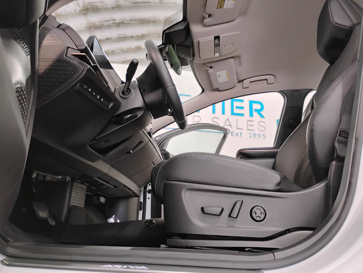 Used 2024 Nissan Ariya AWD image 10