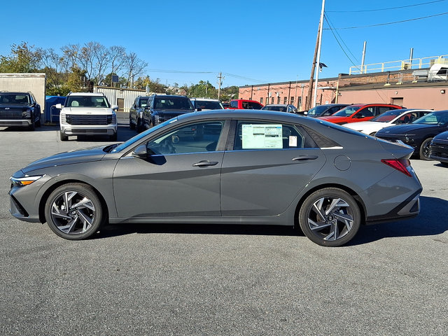 New 2026 Hyundai Elantra Limited FWD image 2