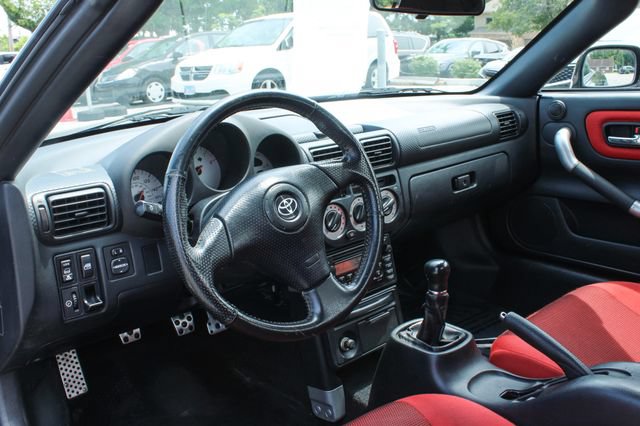 Used 2001 Toyota MR2 RWD image 14