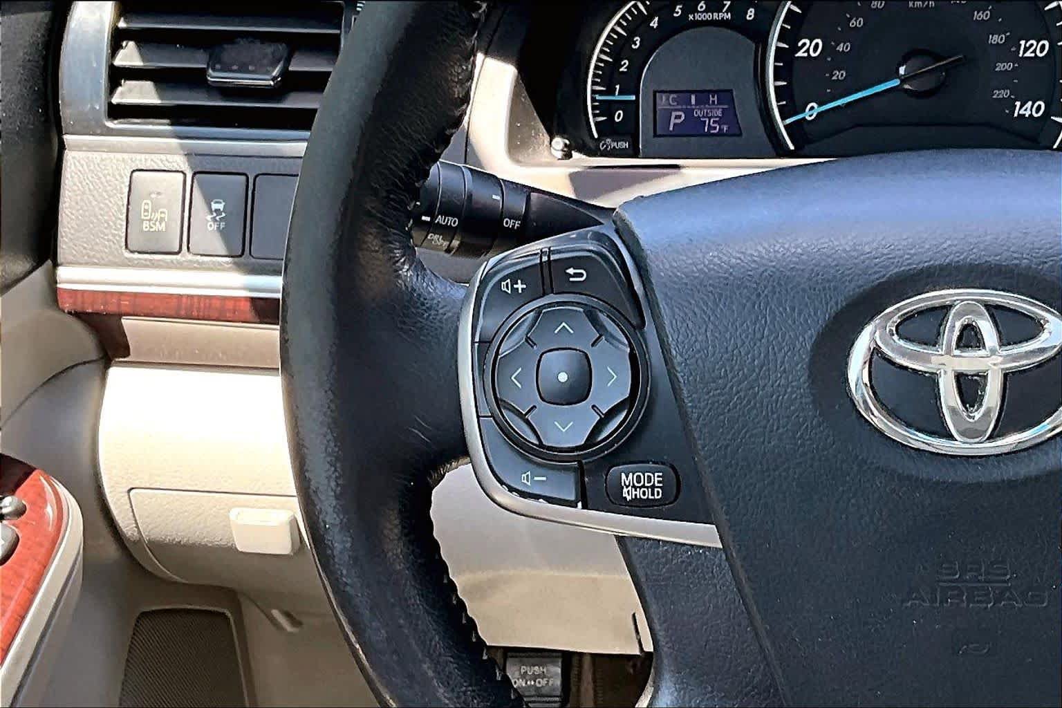 Used 2012 Toyota Camry XLE w/ Leather Pkg FWD image 24