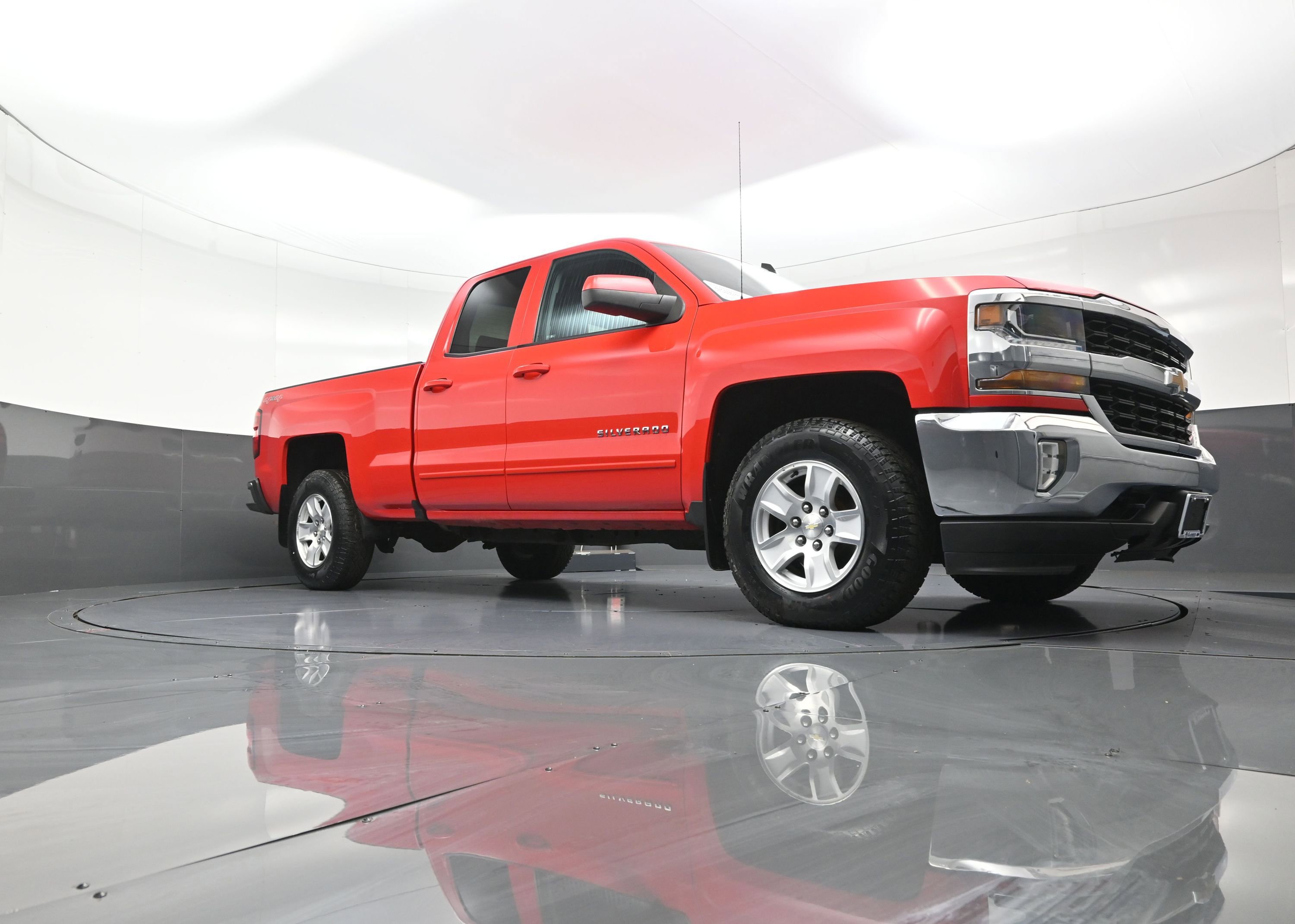 Used 2017 Chevrolet Silverado 1500 LT w/ All Star Edition image 9