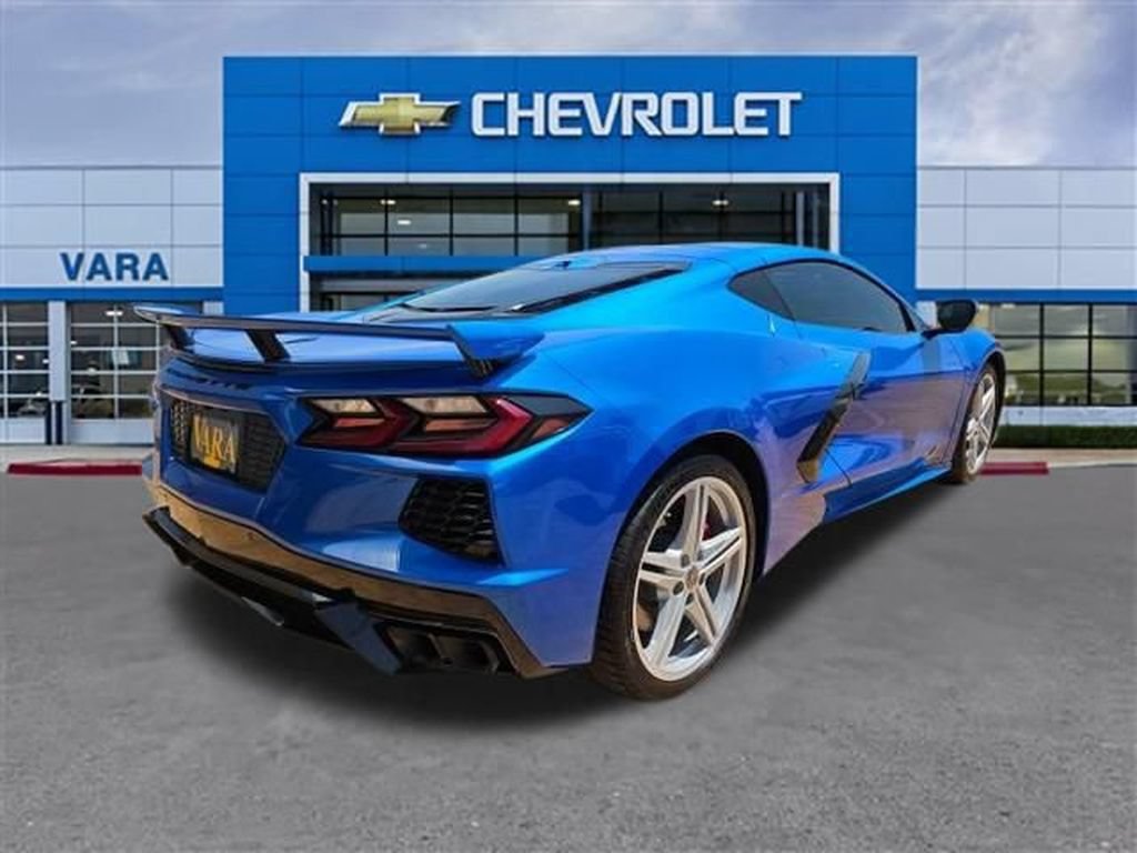 Used 2025 Chevrolet Corvette Stingray Coupe w/ Z51 Performance Package RWD image 5