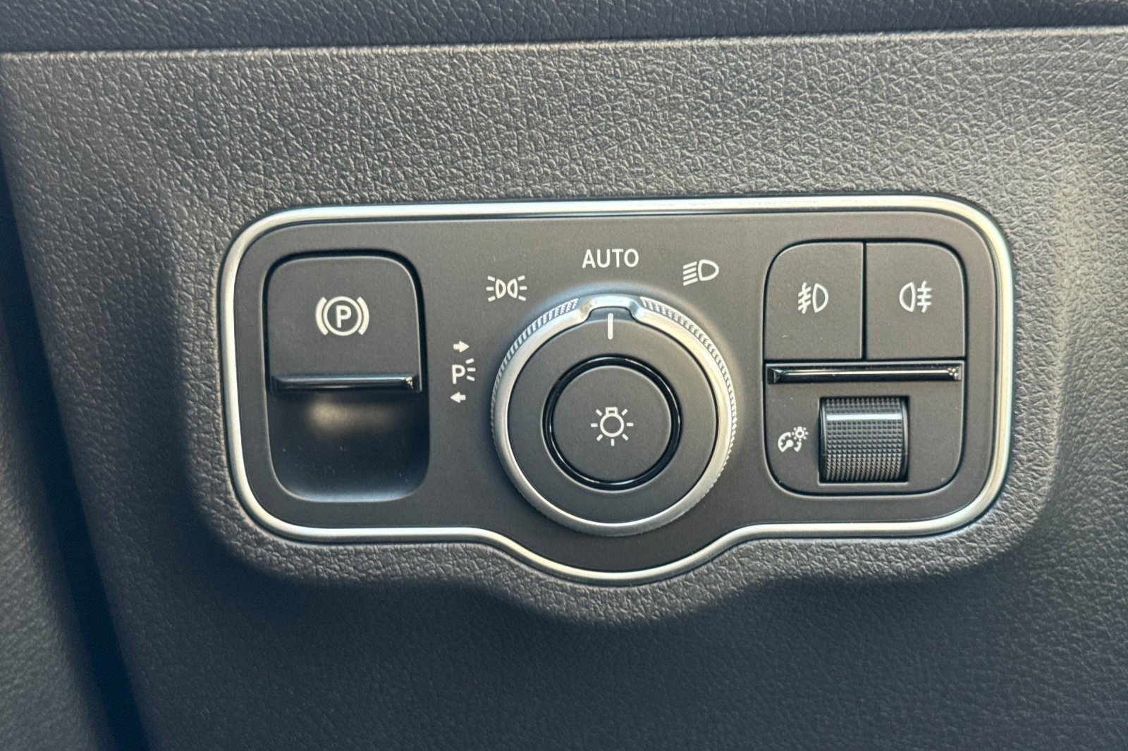 New 2026 Mercedes-Benz GLB 250 image 17