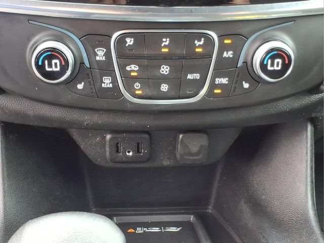 Used 2023 Chevrolet Traverse LT FWD image 20