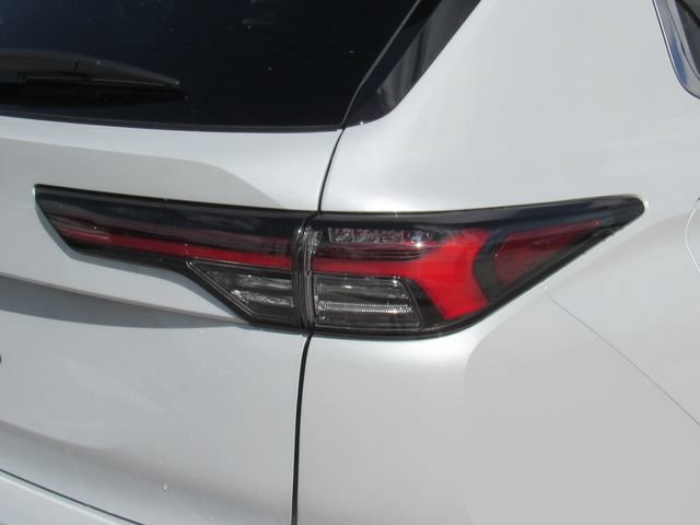 New 2026 Mitsubishi Outlander ES FWD image 10