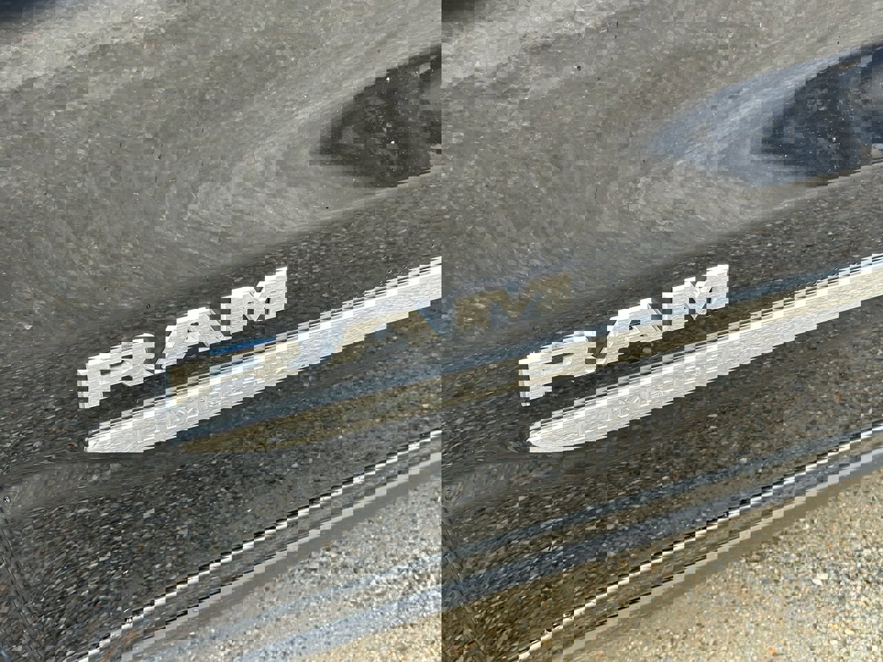 Used 2022 RAM 1500 Limited w/ Body-Colour Bumper Group image 41