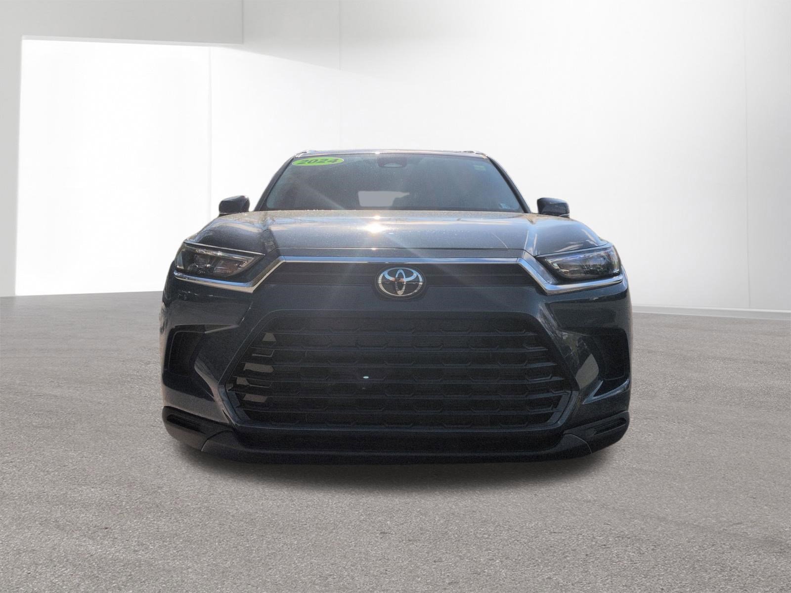 Used 2024 Toyota Grand Highlander XLE image 2