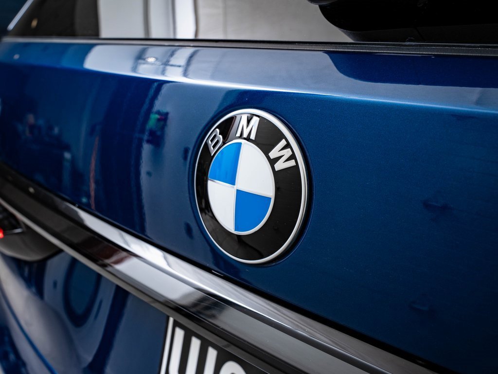 Used 2024 BMW X7 M60i w/ Executive Package image 18