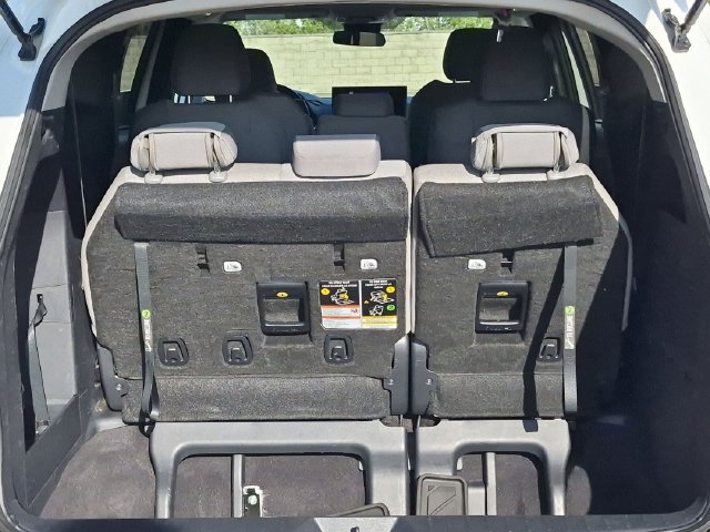 Certified 2025 Toyota Sienna LE FWD image 28