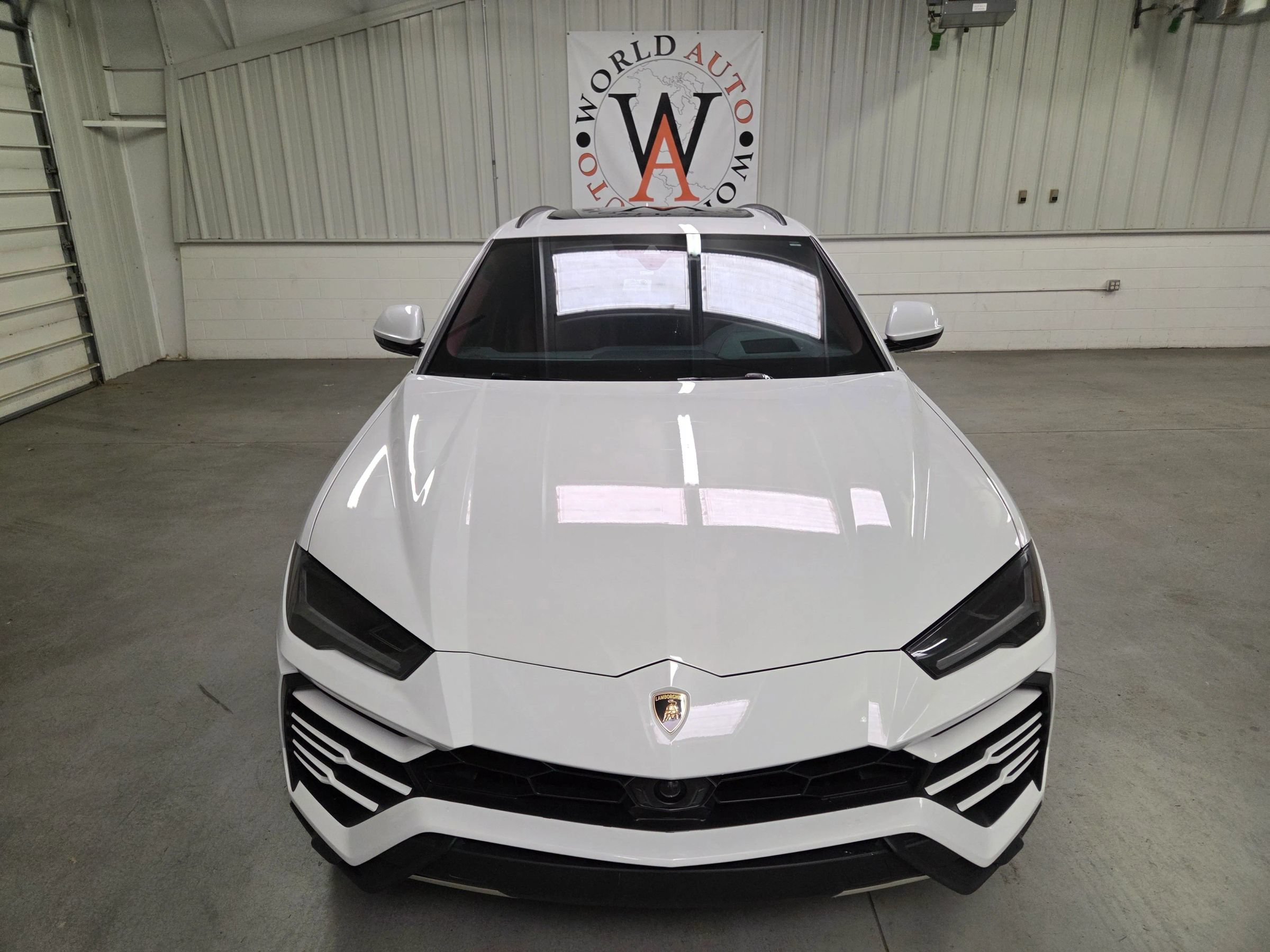 Used 2020 Lamborghini Urus AWD/4WD image 12