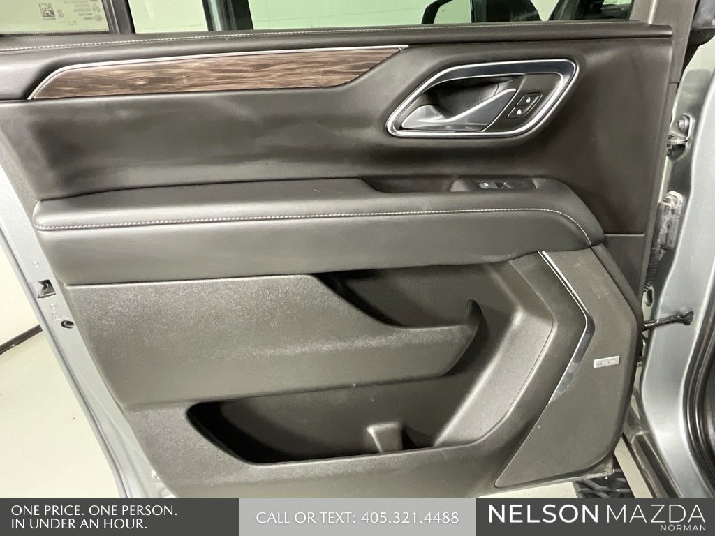Used 2023 Chevrolet Suburban Z71 w/ Luxury Package image 18