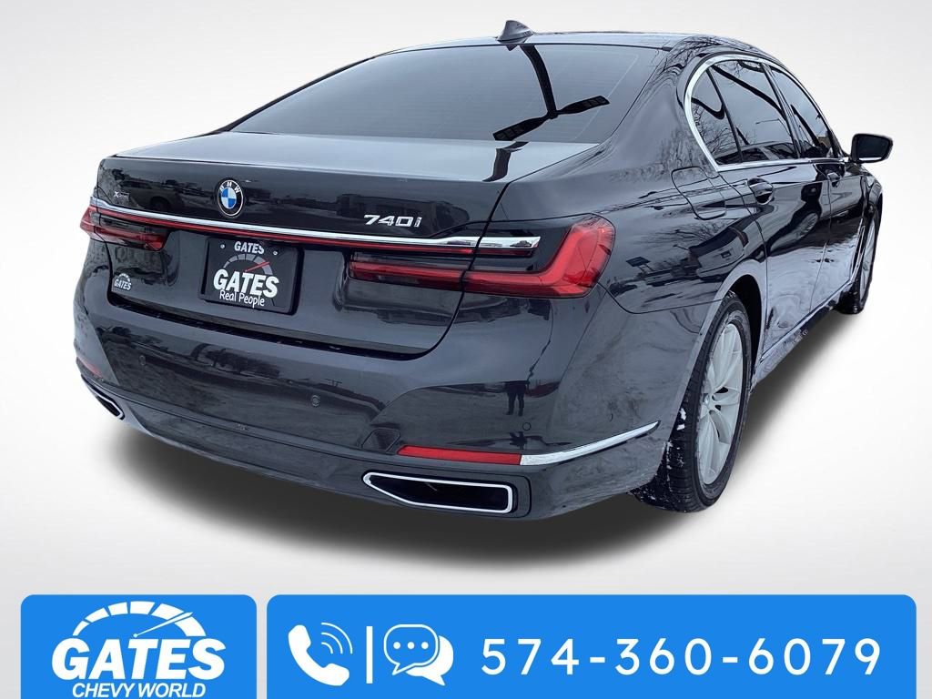 Used 2021 BMW 740i xDrive w/ Premium Package image 9