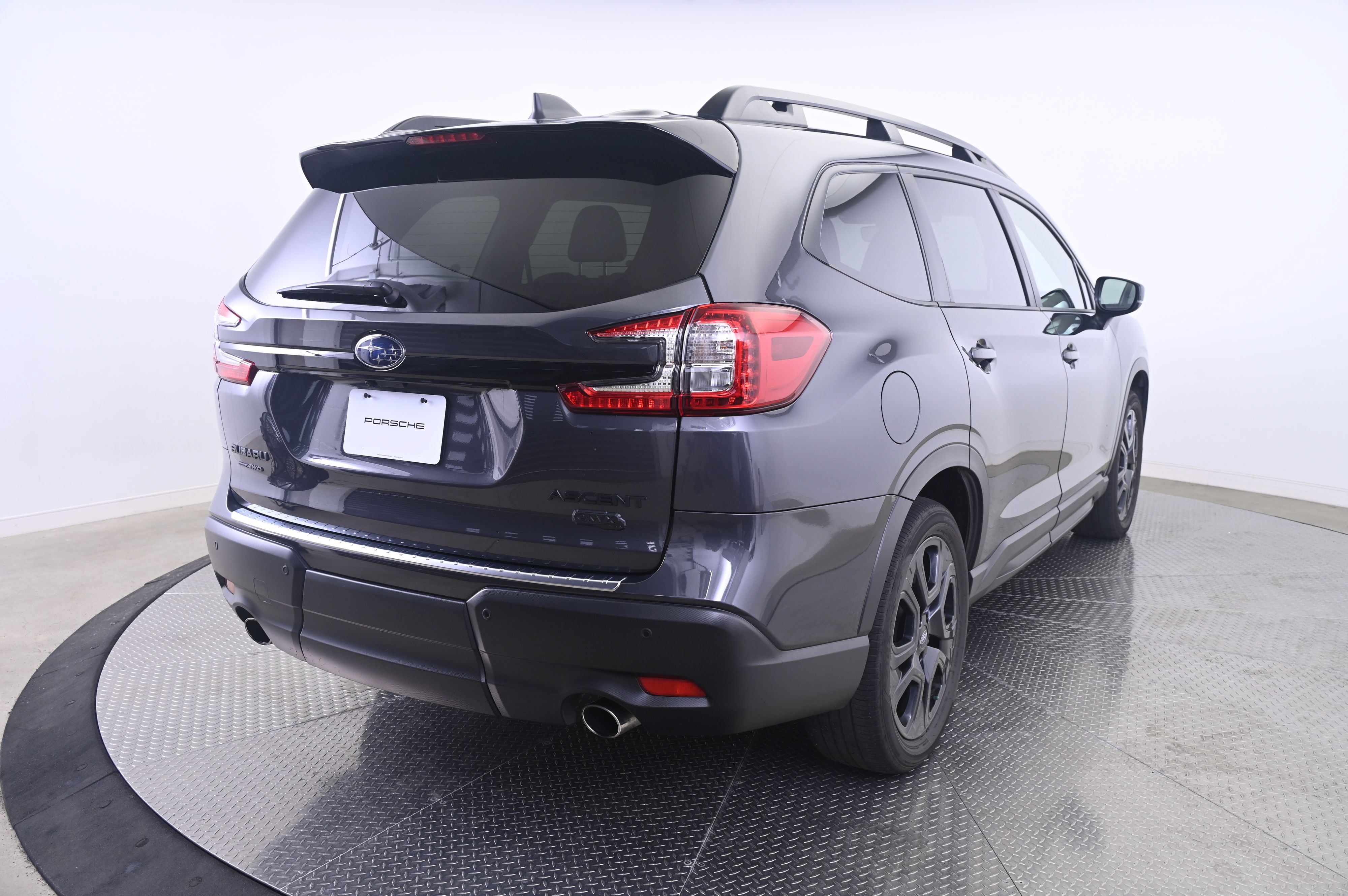 Used 2024 Subaru Ascent Onyx Edition AWD/4WD image 7