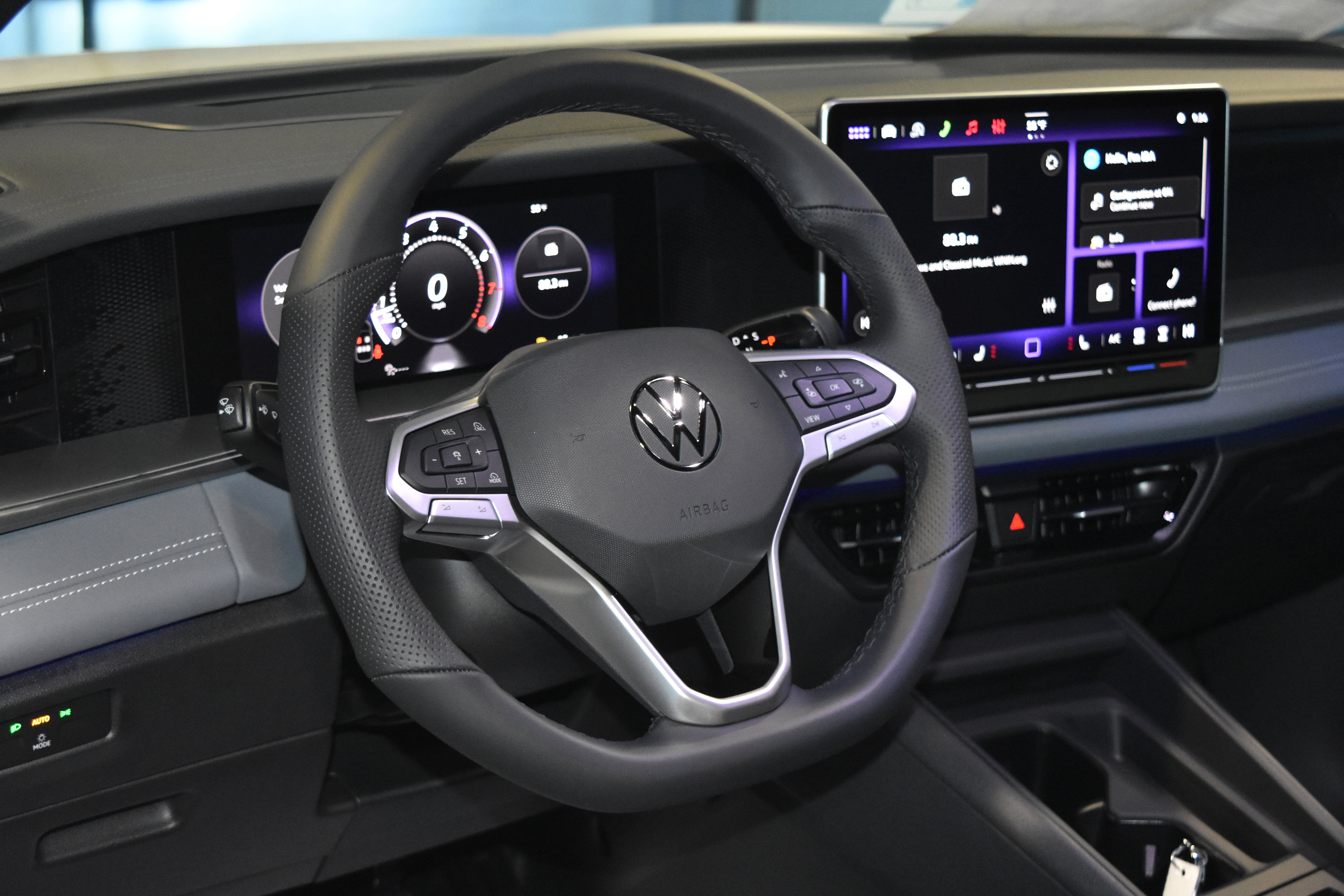 New 2026 Volkswagen Tiguan SE R-Line image 3