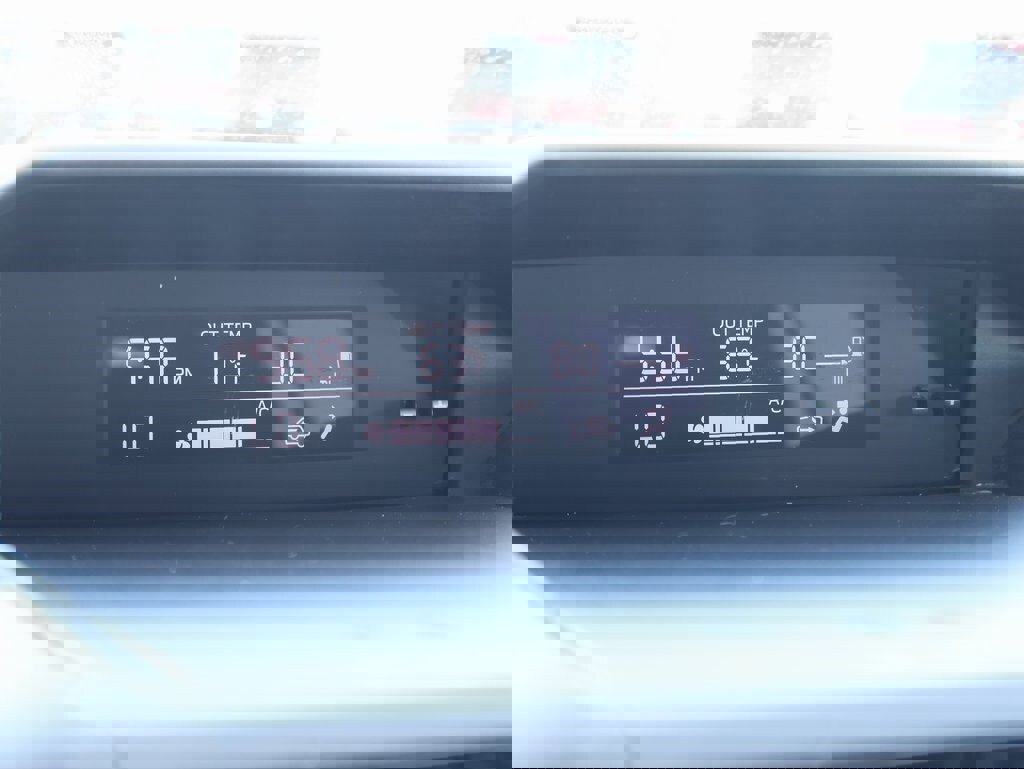 Used 2021 Subaru Crosstrek 2.0i Premium image 32