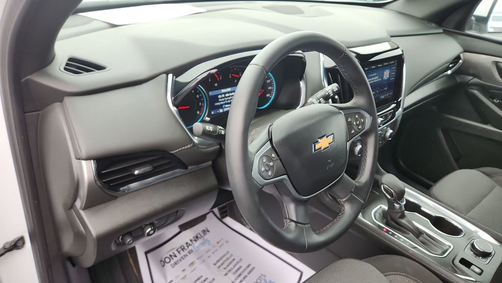 Used 2023 Chevrolet Traverse LT image 18
