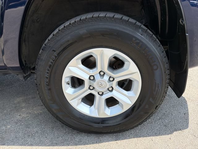Used 2021 Toyota 4Runner SR5 AWD/4WD image 31