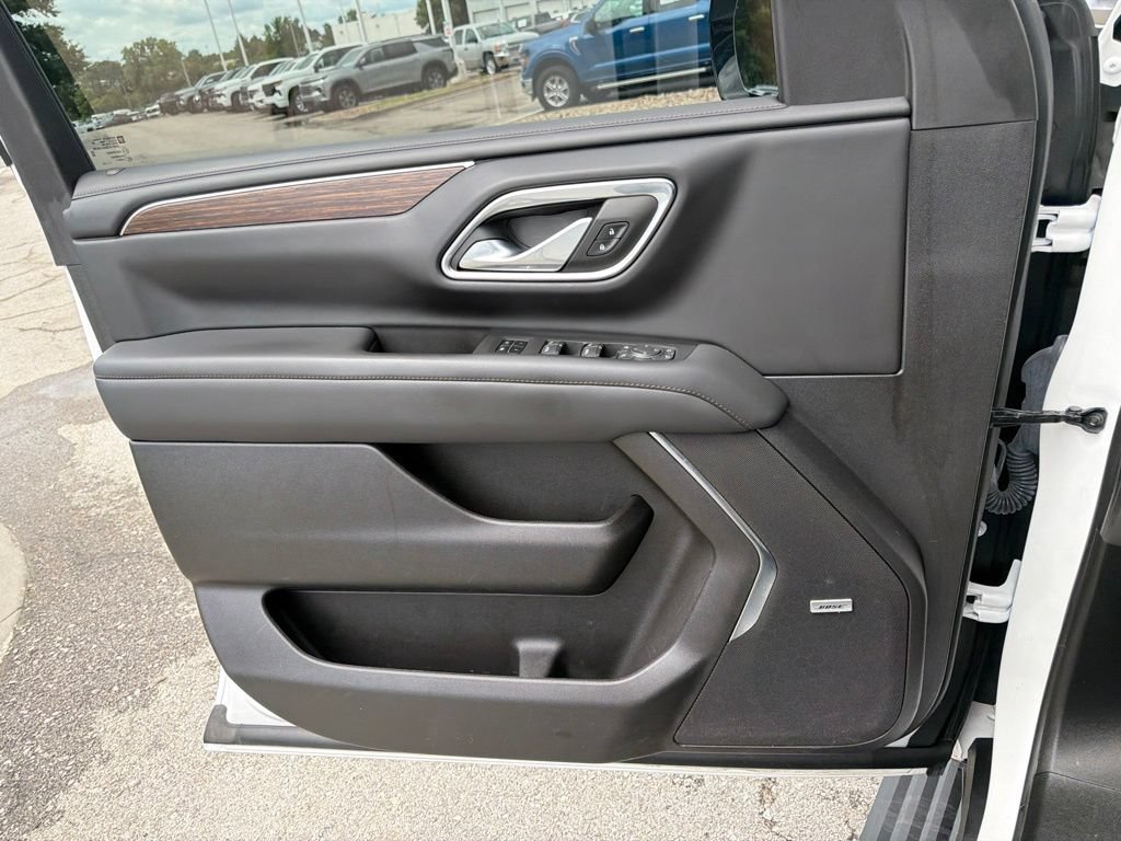 Used 2023 Chevrolet Suburban High Country w/ Premium Package 2 AWD/4WD image 38